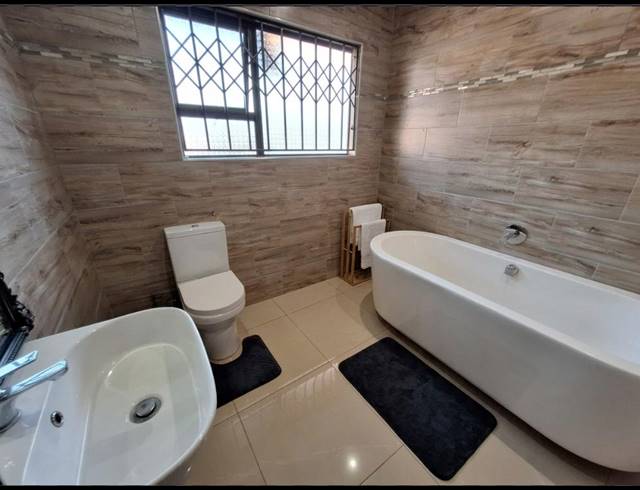 3 BEDROOM HOUSE FOR SALE IN VANDERBIJLPARK SE 6